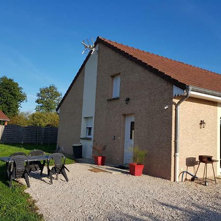 Gite Le Petit Pied-A-Terre La Chapelle-Saint-Sauveur  Exterior foto